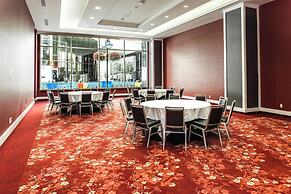 The Davenport Grand, Autograph Collection
