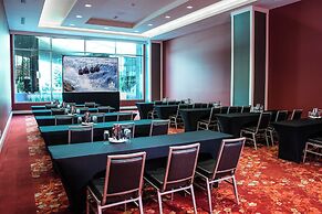 The Davenport Grand, Autograph Collection