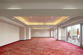 The Davenport Grand, Autograph Collection
