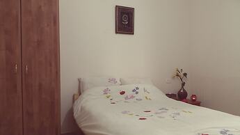 Zimmer Dora Dead Sea