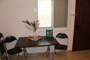 Zimmer Dora Dead Sea