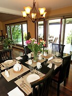 A View of the Lake Bed & Breakfast