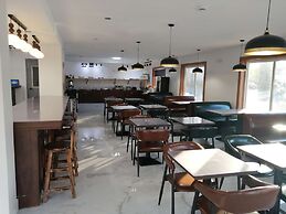 Alpine Inn & Suites