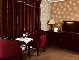 Alpine Inn & Suites