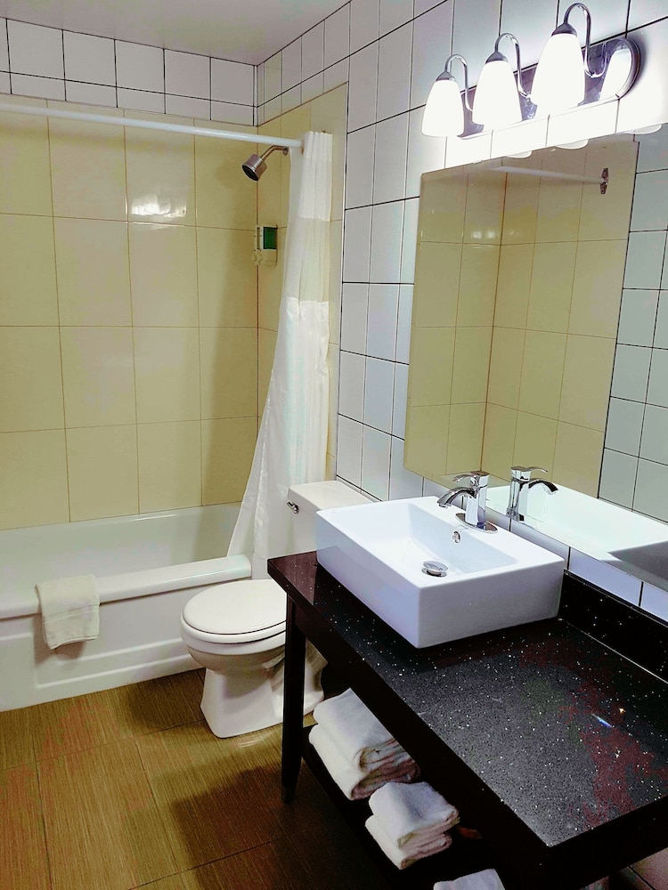 Alpine Inn & Suites