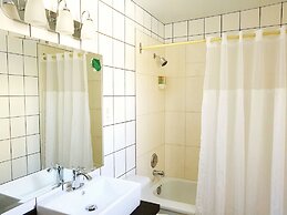 Alpine Inn & Suites