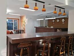 Alpine Inn & Suites