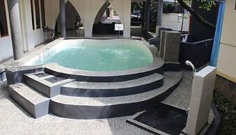 Lingga Hotel