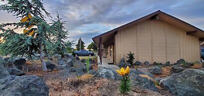 Olympic View Inn