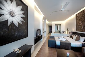 Crystal Blue Boutique Hotel