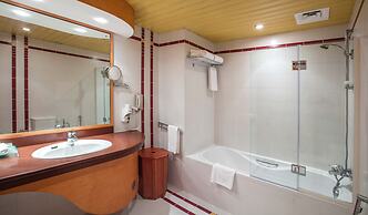 Gulf Court Hotel