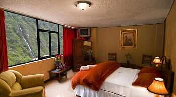 Puerta del Sol Hotel