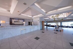 Toba Grand Hotel