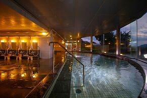 Toba Grand Hotel