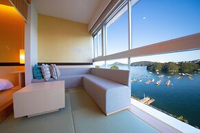 Toba Grand Hotel