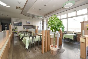 Tendo Central Hotel