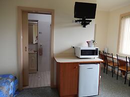 Pioneer Way Motel