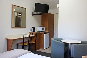 Pioneer Way Motel