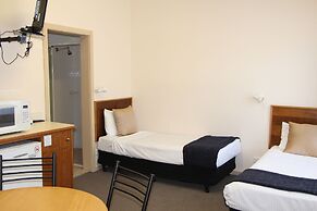 Pioneer Way Motel
