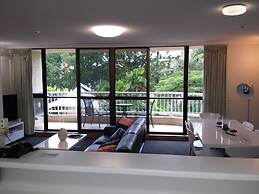 Kirribilli Riverfront Apartments