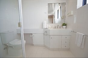 Kirribilli Riverfront Apartments