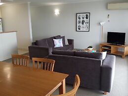 Kirribilli Riverfront Apartments