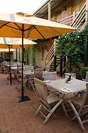 Cobb & Co Court Boutique Hotel