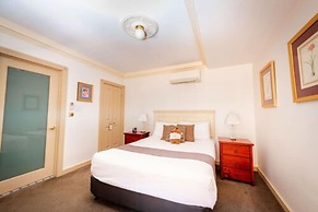 Cobb & Co Court Boutique Hotel