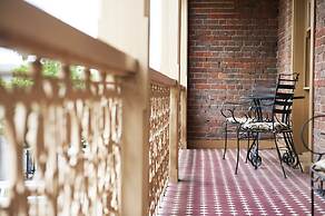 Cobb & Co Court Boutique Hotel