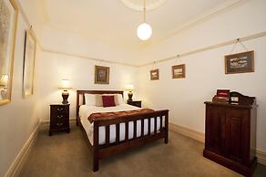 Cobb & Co Court Boutique Hotel