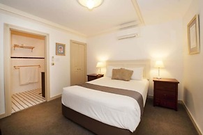 Cobb & Co Court Boutique Hotel