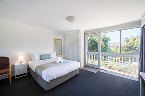 Bathurst Studio Apartments