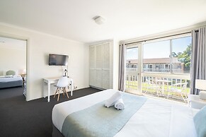 Bathurst Studio Apartments