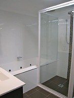 Albacore Apartments