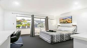 Aaron Motel