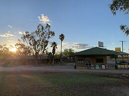Lightning Ridge Outback Resort & Caravan Park