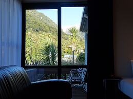 Alpine Glacier Motel