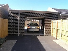 Insaa Serviced Apartments Dandenong