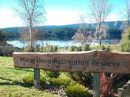 Lake Maraetai Lodge - Hostel