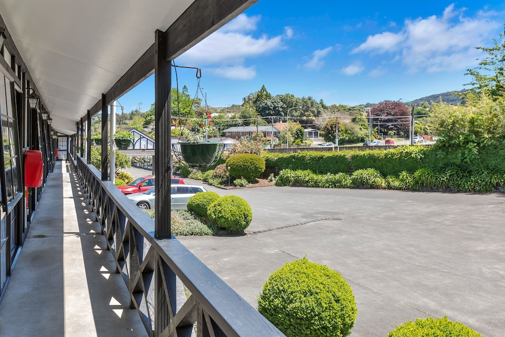 Kingswood Manor Motel