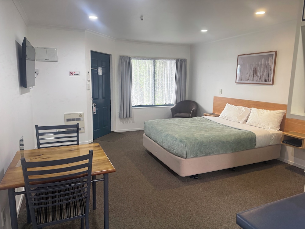 Bassingers Motor Lodge