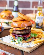 Wallacia Hotel