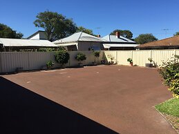 Observatory Guesthouse - Adults Only