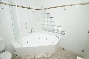 Rockpool Motor Inn
