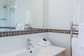 Avana Suites