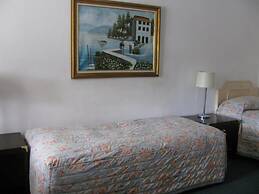 Wayfarer Motel