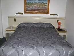 Wayfarer Motel