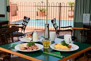 Villa Mirasol Motor Inn
