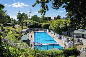 Opal Hot Springs & Holiday Park
