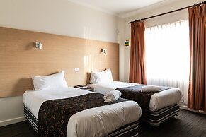 Sphinx Hotel Motel